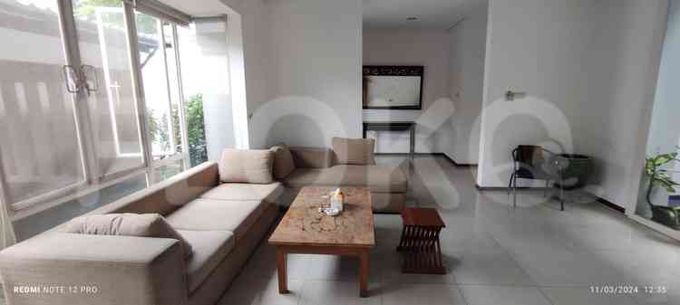 Disewakan Rumah 4 BR, Luas 300 m2 di Cilandak, Cilandak 2