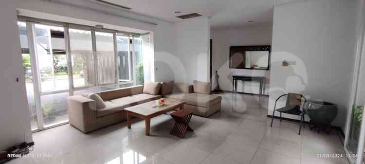 Disewakan Rumah 4 BR, Luas 300 m2 di Cilandak, Cilandak 1