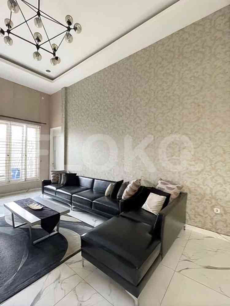 Disewakan Rumah 4 BR, Luas 340 m2 di Gandaria, Gandaria 1