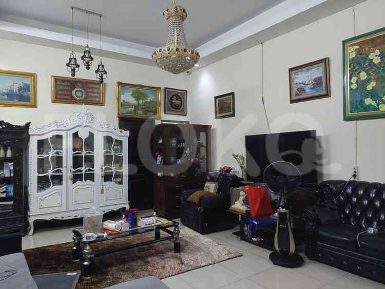 Dijual Rumah 3 BR, Luas 160 m2 di Metland, Menteng 5