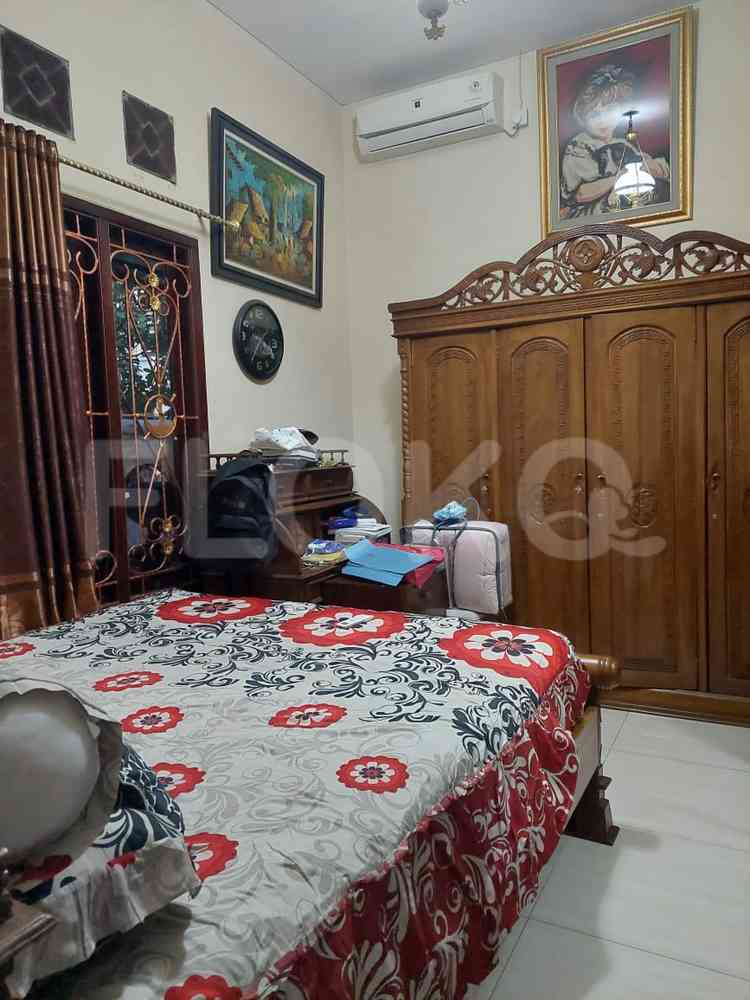 Dijual Rumah 3 BR, Luas 160 m2 di Metland, Menteng 7