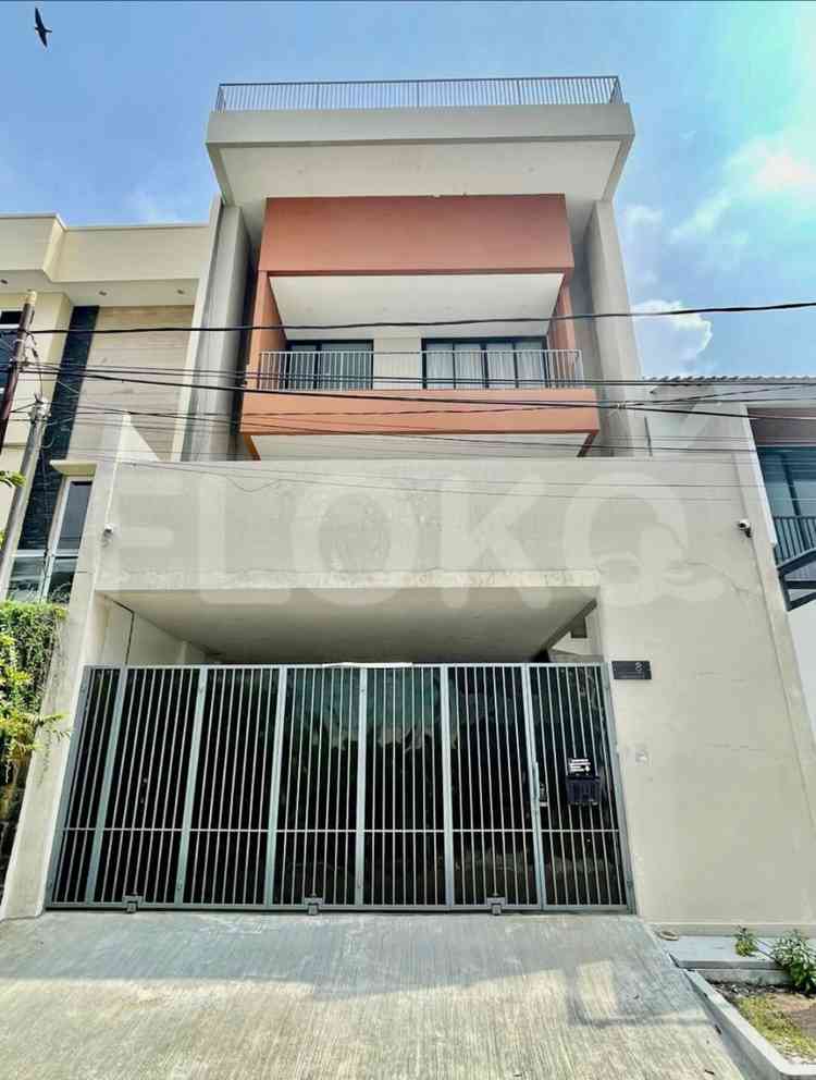 Dijual Rumah 3 BR, Luas 450 m2 di Pulomas, Pulo Gadung 1