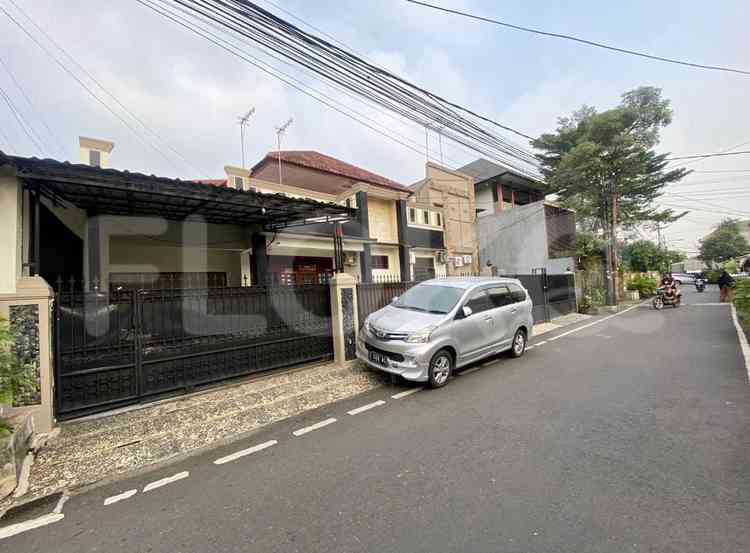 Dijual Rumah 22 BR, Luas 500 m2 di Pondok Gede, Pondok Gede 1