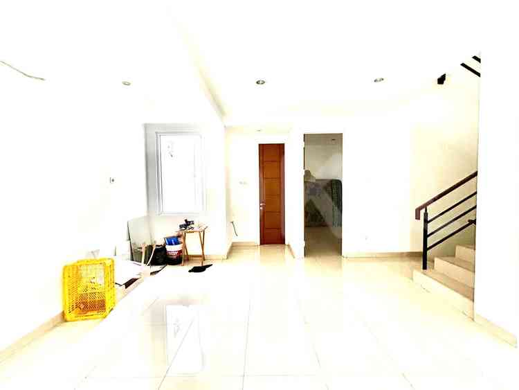 Disewakan Rumah 3 BR, Luas 264 m2 di Cinere, Cinere 11