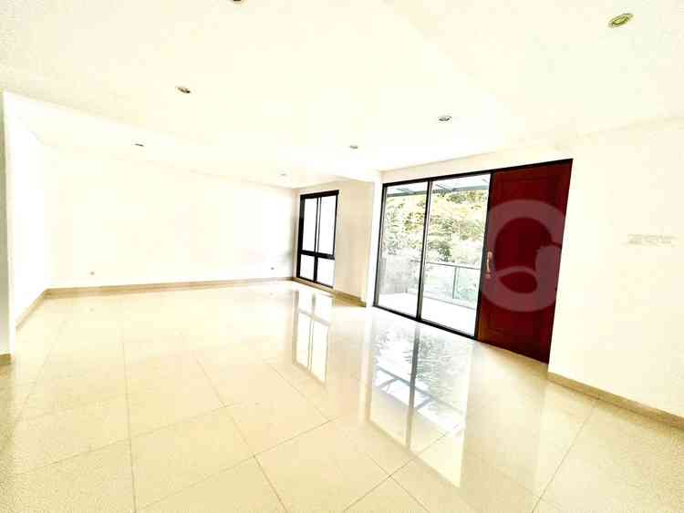 Disewakan Rumah 3 BR, Luas 264 m2 di Cinere, Cinere 13