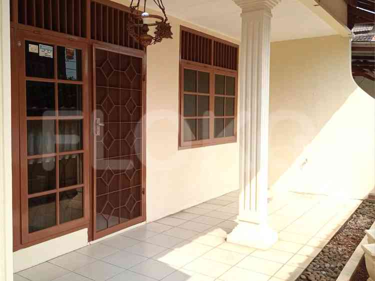 Disewakan Rumah 4 BR, Luas 200 m2 di Cinere, Cinere 2