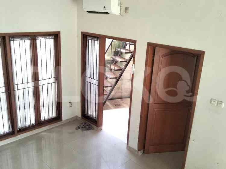 Disewakan Rumah 3 BR, Luas 175 m2 di Cinere, Cinere 7