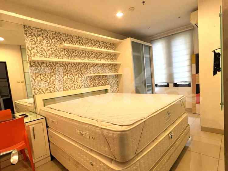 Disewakan Rumah 4 BR, Luas 240 m2 di Cosmo Park, Thamrin 7