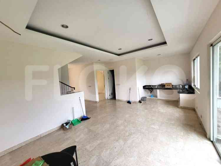 Disewakan Rumah 5 BR, Luas 355 m2 di Golf Residences , Kemayoran 2