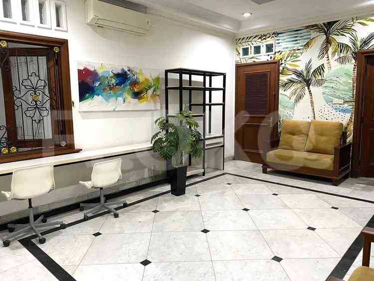 Disewakan Rumah 4 BR, Luas 300 m2 di Menteng, Menteng 10