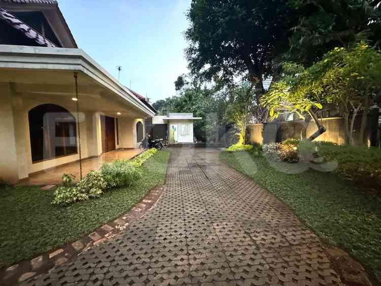 Disewakan Rumah 3 BR, Luas 400 m2 di Menteng, Menteng 4