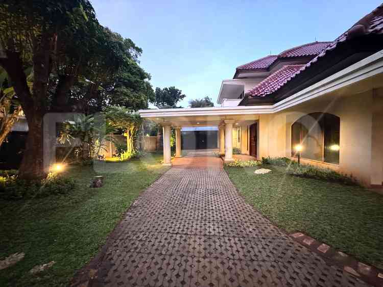 Disewakan Rumah 3 BR, Luas 400 m2 di Menteng, Menteng 5