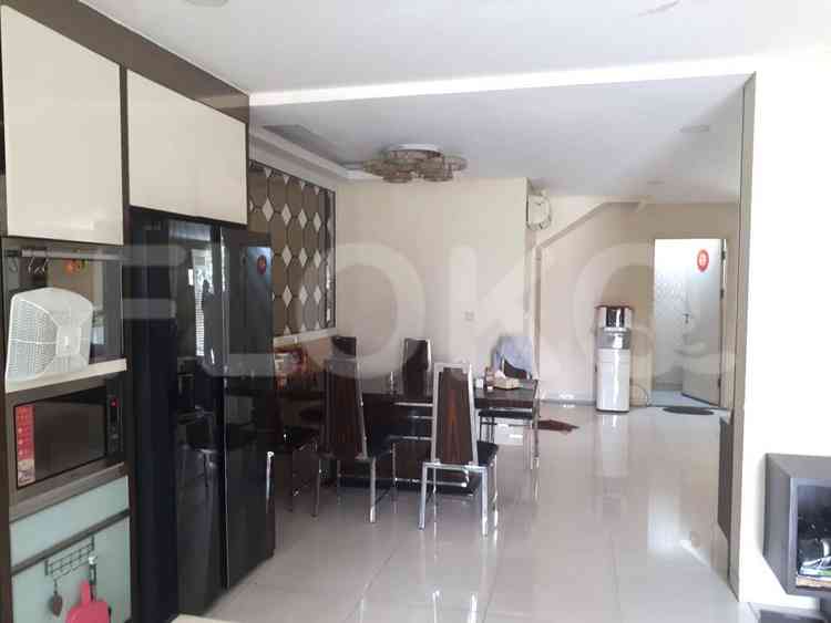 Disewakan Rumah 5 BR, Luas 285 m2 di Golf Residence, Kemayoran 7