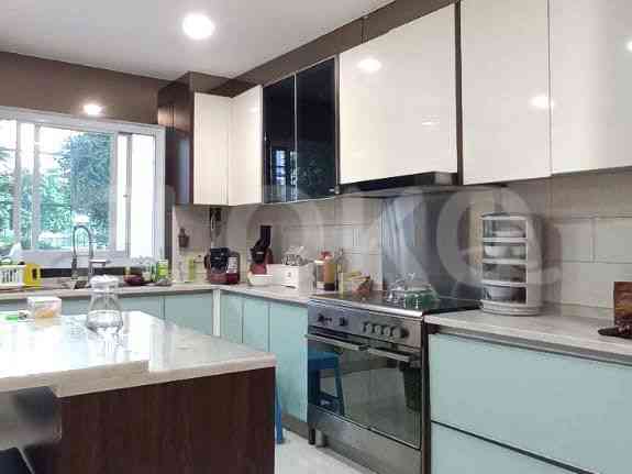 Disewakan Rumah 5 BR, Luas 255 m2 di Golf Residence, Kemayoran 11