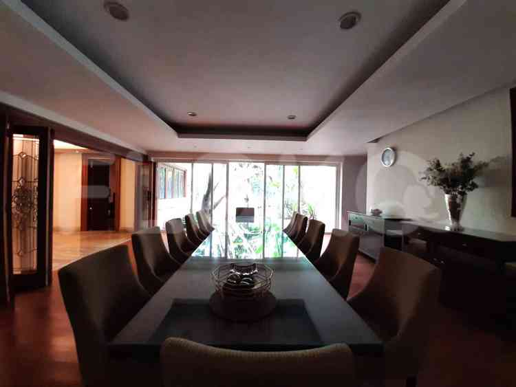 Disewakan Rumah 4 BR, Luas 700 m2 di Jl. Situbondo, Menteng 11