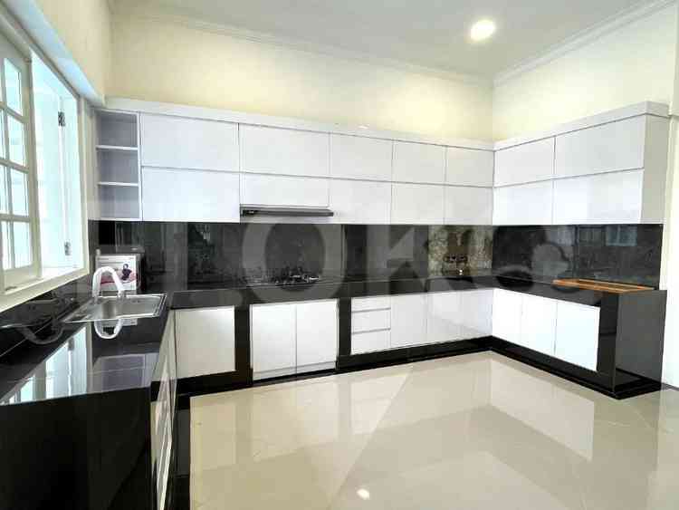 Disewakan Rumah 5 BR, Luas 1400 m2 di Jl. Banyumas, Menteng 8