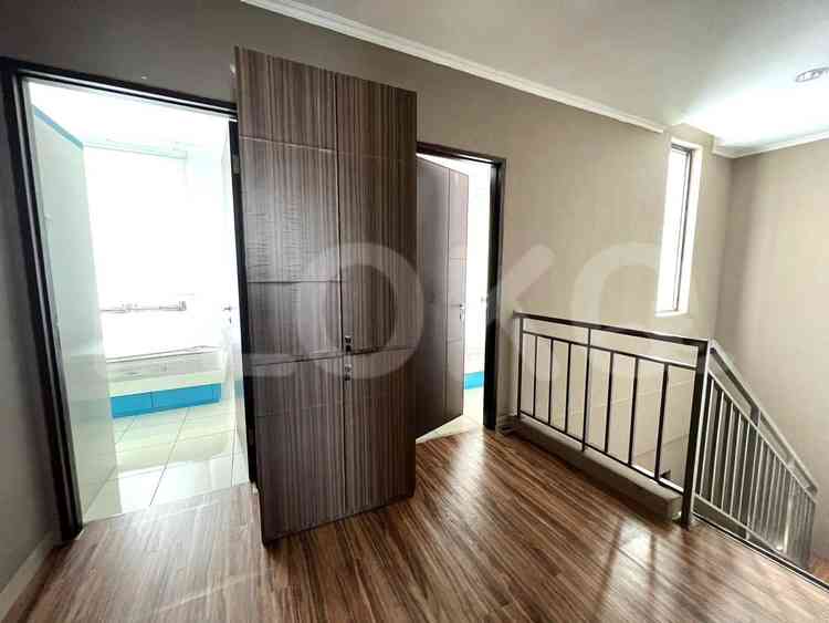 Disewakan Rumah 4 BR, Luas 240 m2 di Thamrin City, Thamrin 5