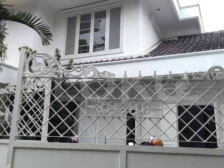 Disewakan Rumah 4 BR, Luas 516 m2 di Jl. Terusan Hang Lekir, Senayan 3