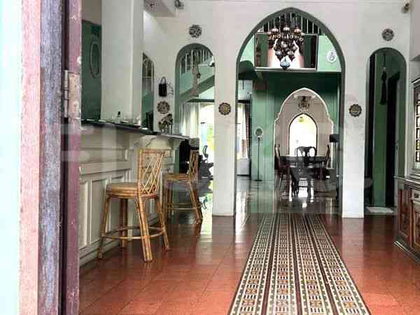 Disewakan Rumah 4 BR, Luas 400 m2 di Jl. Ki Mangunkarsoro, Menteng 3