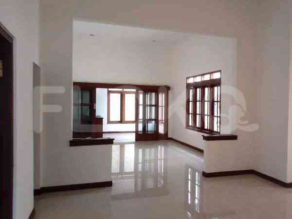 Disewakan Rumah 3 BR, Luas 400 m2 di Jl. Tanjung, Menteng 3