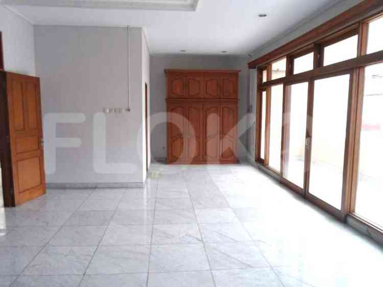 Disewakan Rumah 4 BR, Luas 670 m2 di Jl. Sumatra, Menteng 7