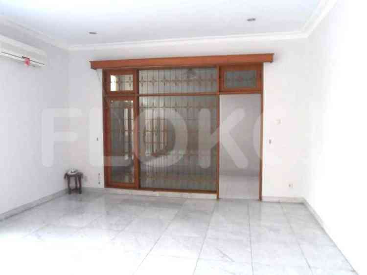 Disewakan Rumah 4 BR, Luas 670 m2 di Jl. Sumatra, Menteng 8