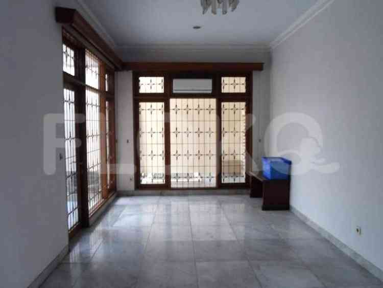 Disewakan Rumah 4 BR, Luas 670 m2 di Jl. Sumatra, Menteng 6