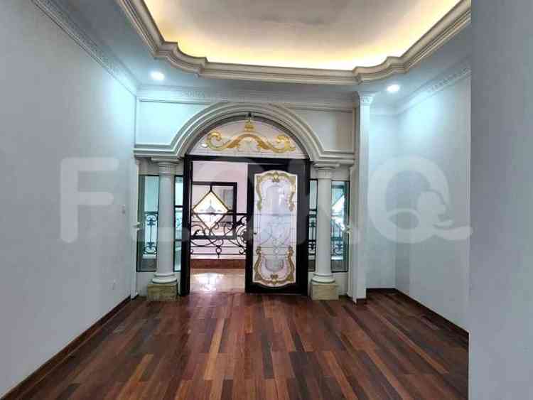 Dijual Rumah 9 BR, Luas 1585 m2 di Jl. Moh Yamin, Menteng 5