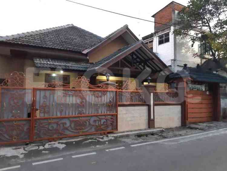 Dijual Rumah 6 BR, Luas 37 m2 di Jl. Talang, Menteng 2