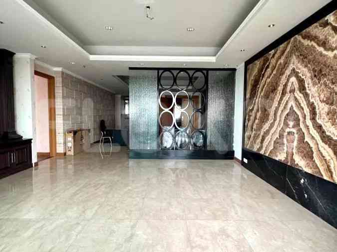 261 sqm, 20th floor, 3 BR apartment for sale in Menteng 6