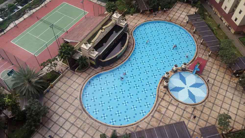 Kolam renang Mediterania Palace Kemayoran