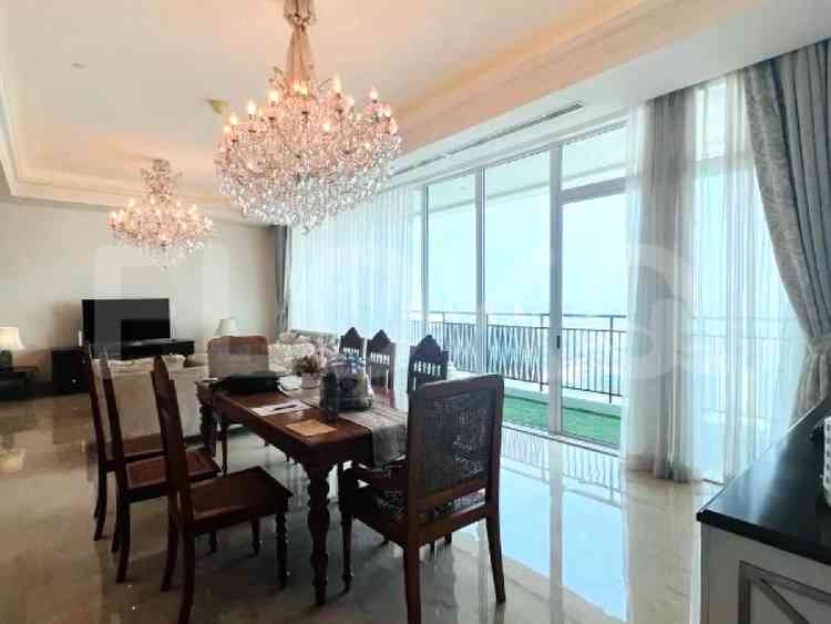 319 sqm, 15th floor, 4 BR apartment for sale in Kebayoran Baru 5