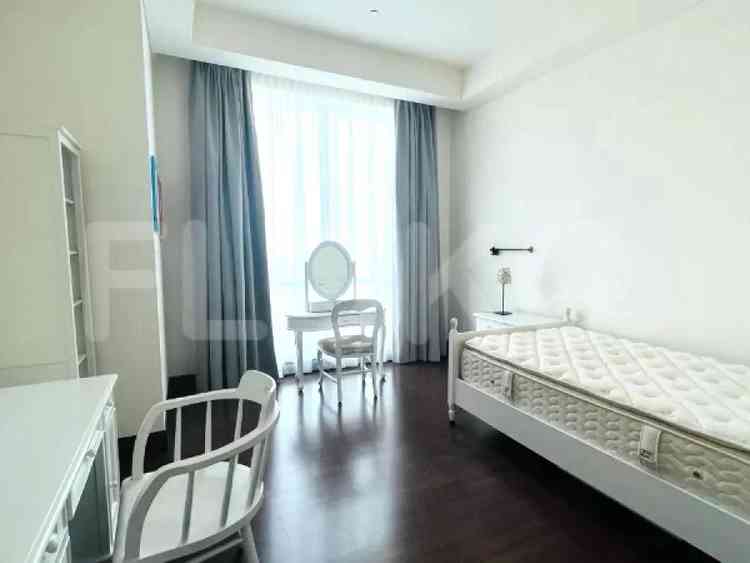 319 sqm, 15th floor, 4 BR apartment for sale in Kebayoran Baru 6