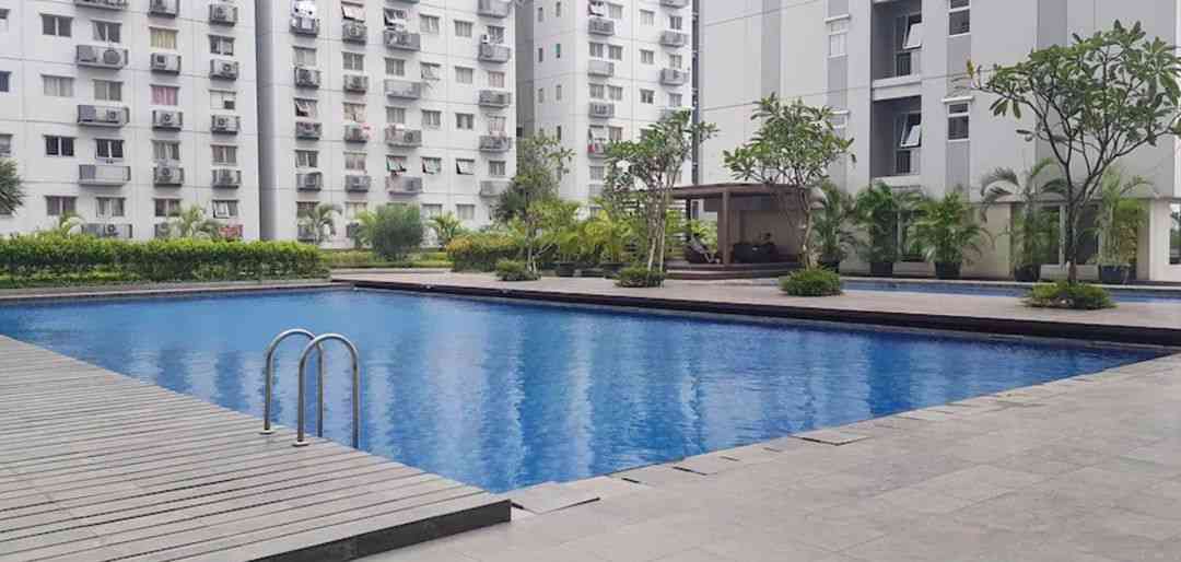 Kolam renang Oak Tower Apartemen