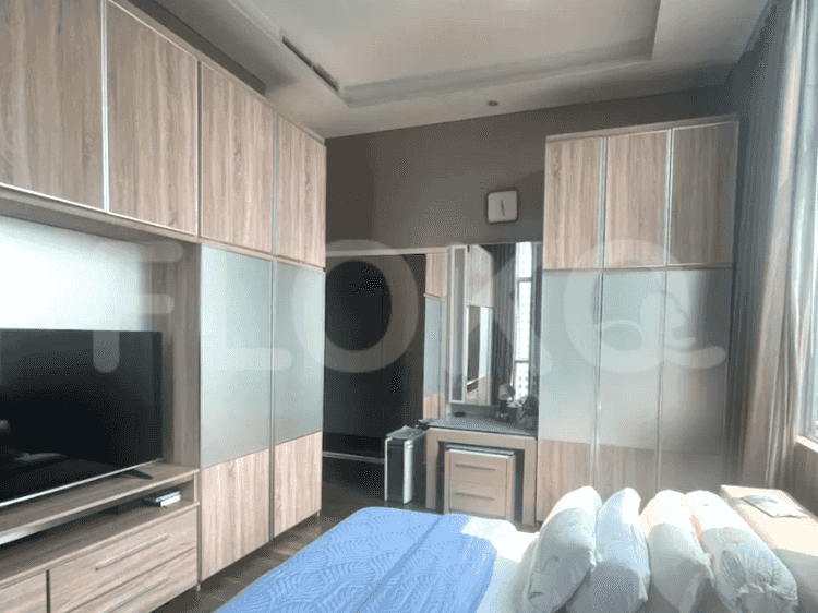 Dijual Apartemen 3 BR, Lantai 20, Luas 230 m2 di Senayan 1