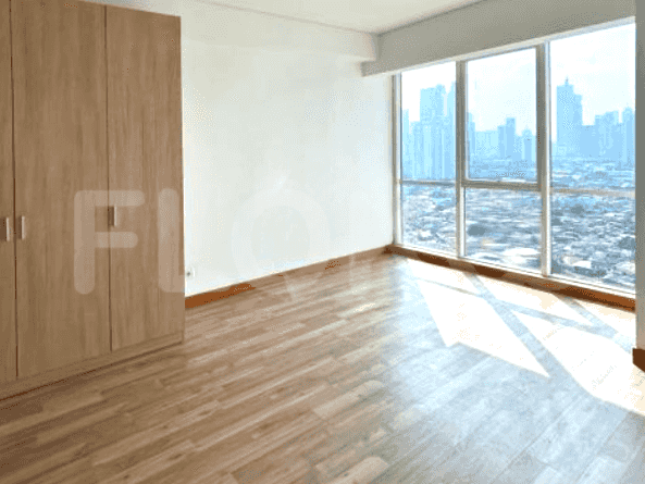 Dijual Apartemen 3 BR, Lantai 19, Luas 135 m2 di Kuningan 3