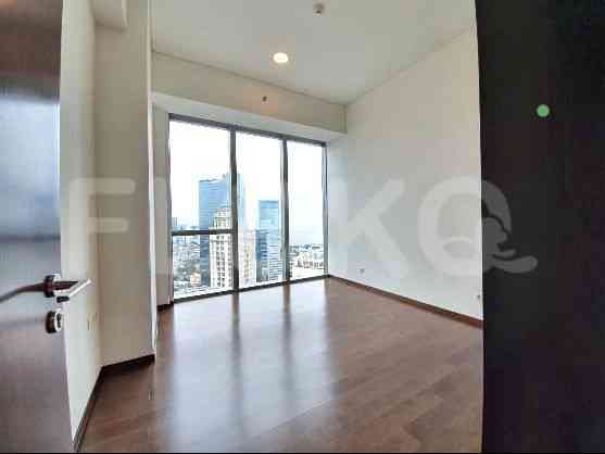 Dijual Apartemen 2 BR, Lantai 18, Luas 131 m2 di Sudirman 1