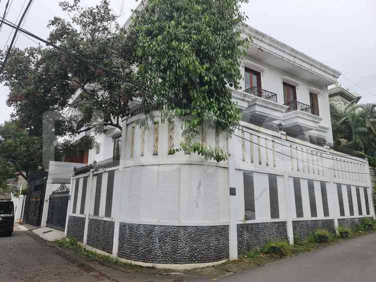 Disewakan Rumah 4 BR, Luas 460 m2 di Cilandak 1