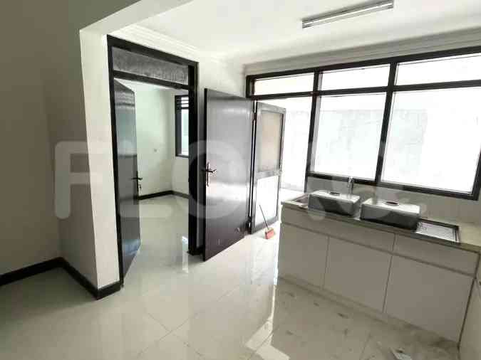 404 sqm, 4 BR house for rent in Jl Patra Kuningsn XII, Mega Kuningan 4