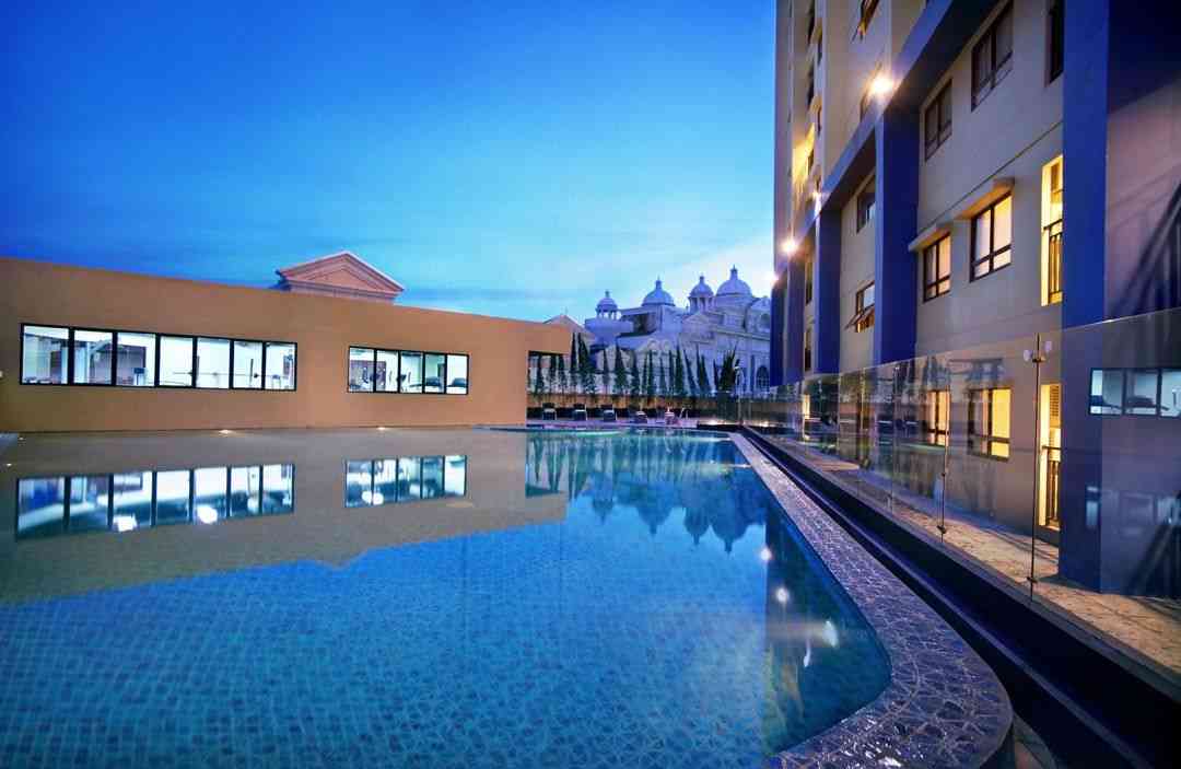 Kolam Renang Atria Residence Paramount