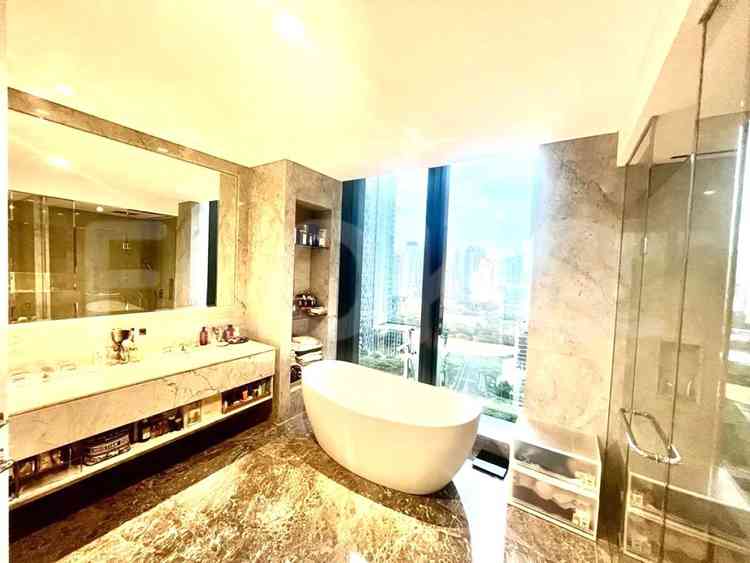 523 sqm, 31st floor, 5 BR apartment for sale in Kebayoran Baru 9