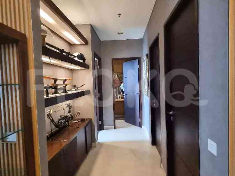 Dijual Apartemen 4 BR, Lantai 1, Luas 148 m2 di Senayan 5