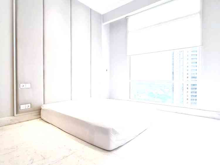 153 sqm, 19th floor, 1 BR apartment for sale in Simprug 5