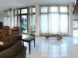 Disewakan Rumah 4 BR, Luas 400 m2 di Menteng, Menteng 2