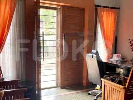 Disewakan Rumah 6 BR, Luas 410 m2 di Jelambar , Grogol 2