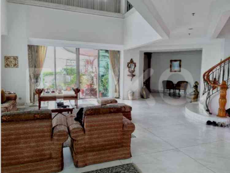 830 sqm, 22nd floor, 5 BR apartment for sale in Teuku Nyak Arief 6