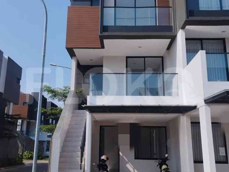 Disewakan Rumah 3 BR, Luas 150 m2 di Pantai Indah Kapuk, Kamal Muara 2