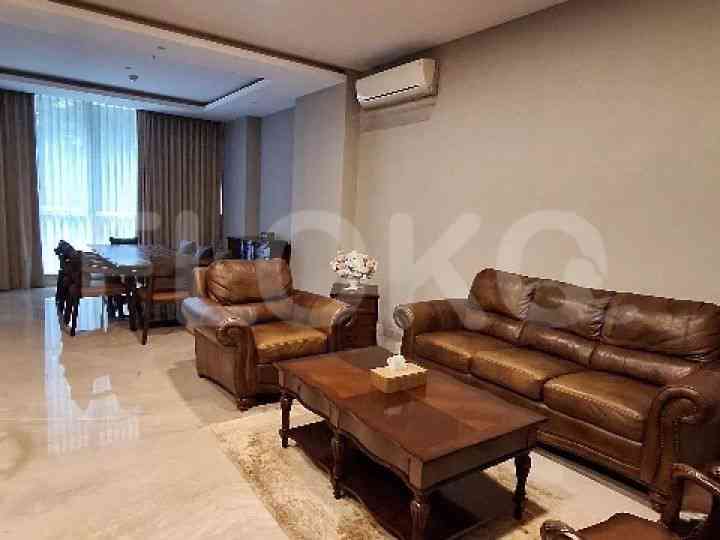 Dijual Apartemen 3 BR, Lantai 2, Luas 146 m2 di Senayan 1