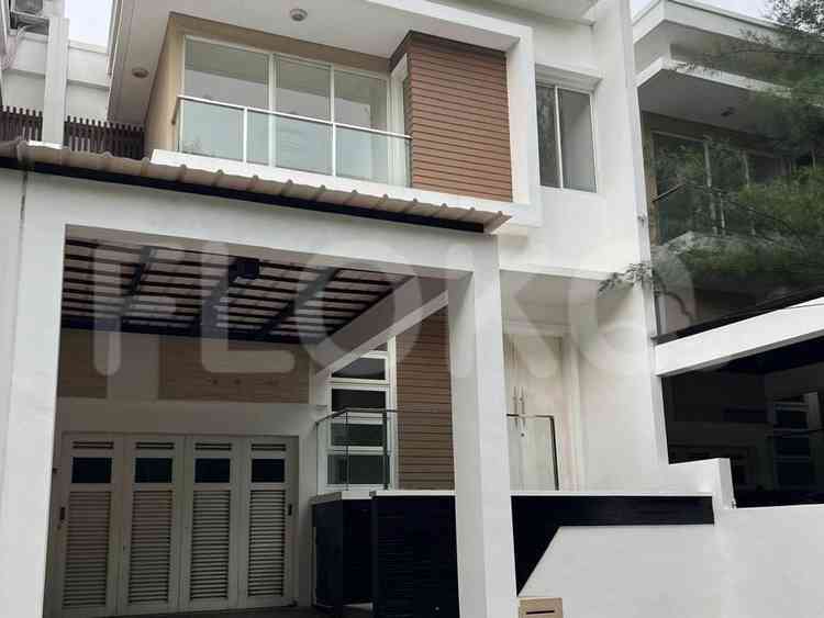 Disewakan Rumah 3 BR, Luas 250 m2 di Golf Residence Kemayoran, Kemayoran 1