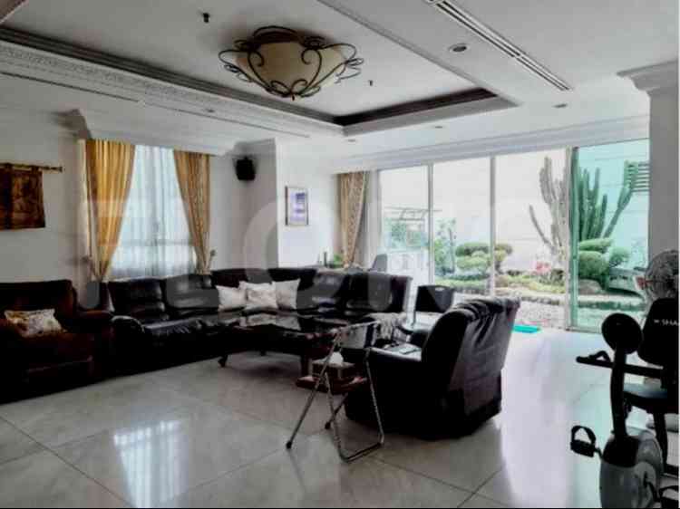 830 sqm, 22nd floor, 5 BR apartment for sale in Teuku Nyak Arief 3